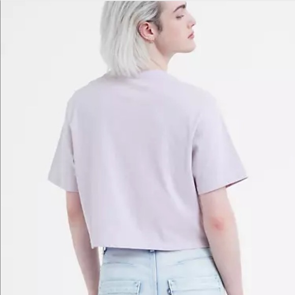 NWT LEVI’S PRIDE UNISEX CROPPED TEE SIZE MEDIUM - Picture 2 of 5